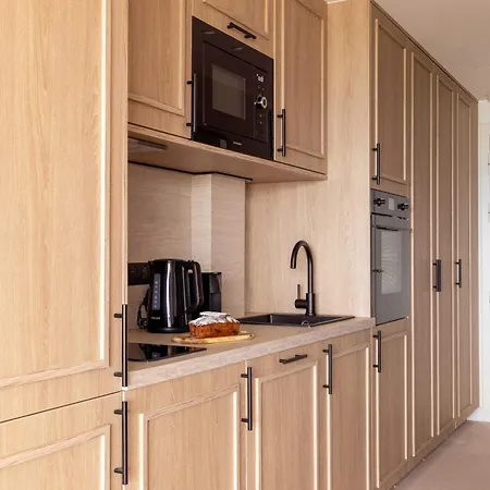 1bdr 4p Flat With Stunning Sea Views Апартаменти